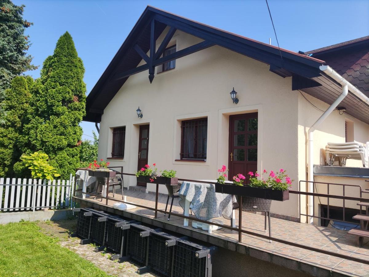Fészek Apartmanház Vonyarcvashegy Exterior foto