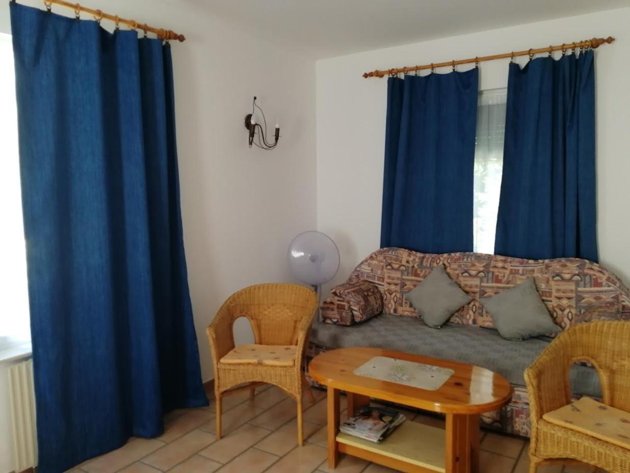 Fészek Apartmanház Vonyarcvashegy Exterior foto