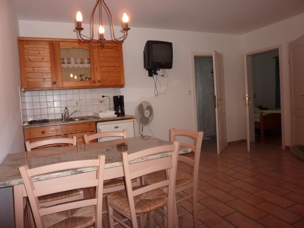 Fészek Apartmanház Vonyarcvashegy Exterior foto