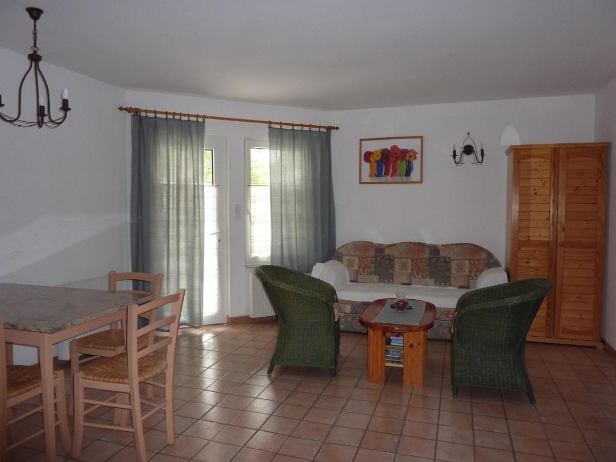 Fészek Apartmanház Vonyarcvashegy Habitación foto